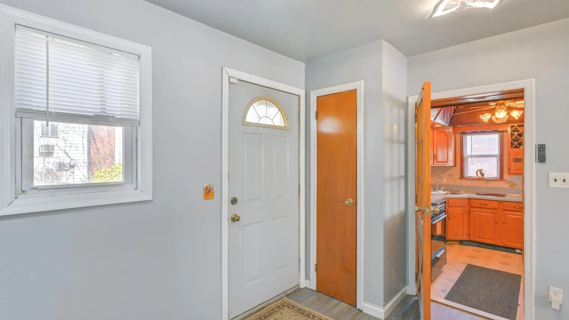 Holiday home 4 Mi To Lirr Station Nice Home In West Babylon!
