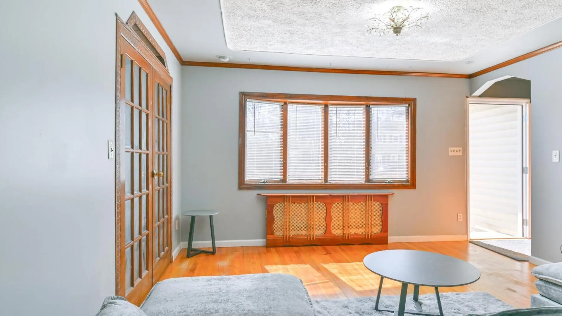 4 Mi To Lirr Station Nice Home In West Babylon!